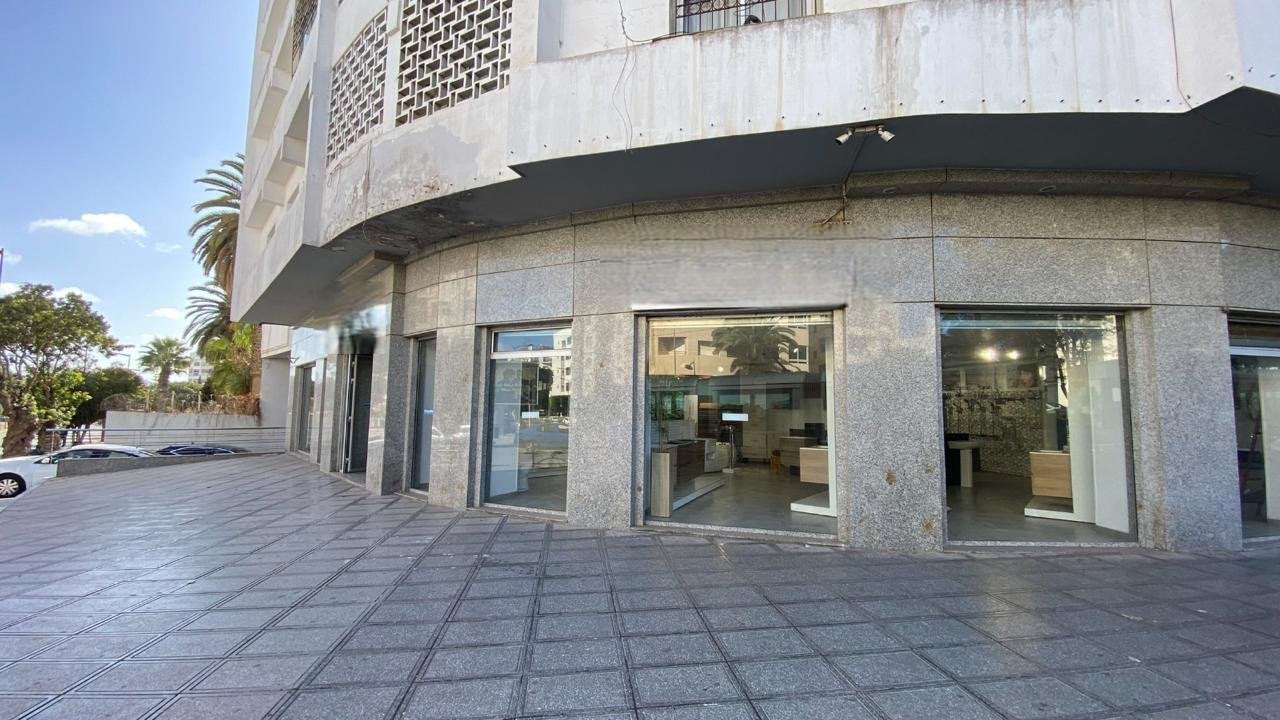 Vitrine RDC pierre et verre, local Océan Rabat